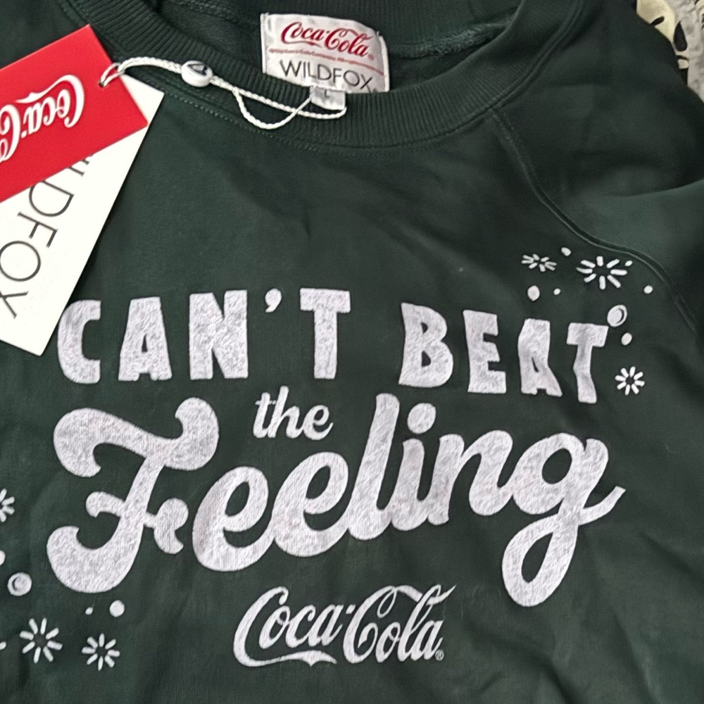 WILDFOX x COCA-COLA Sweatshirt “Can’t Beat the Feeling” Green Size Large L NEW